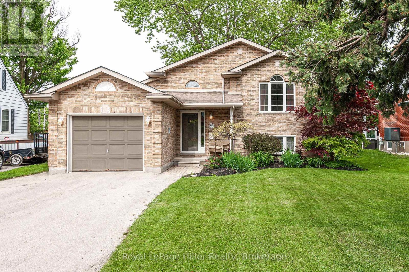 70 Pleasant Drive, Stratford, Ontario  N5A 4X3 - Photo 2 - X12179023