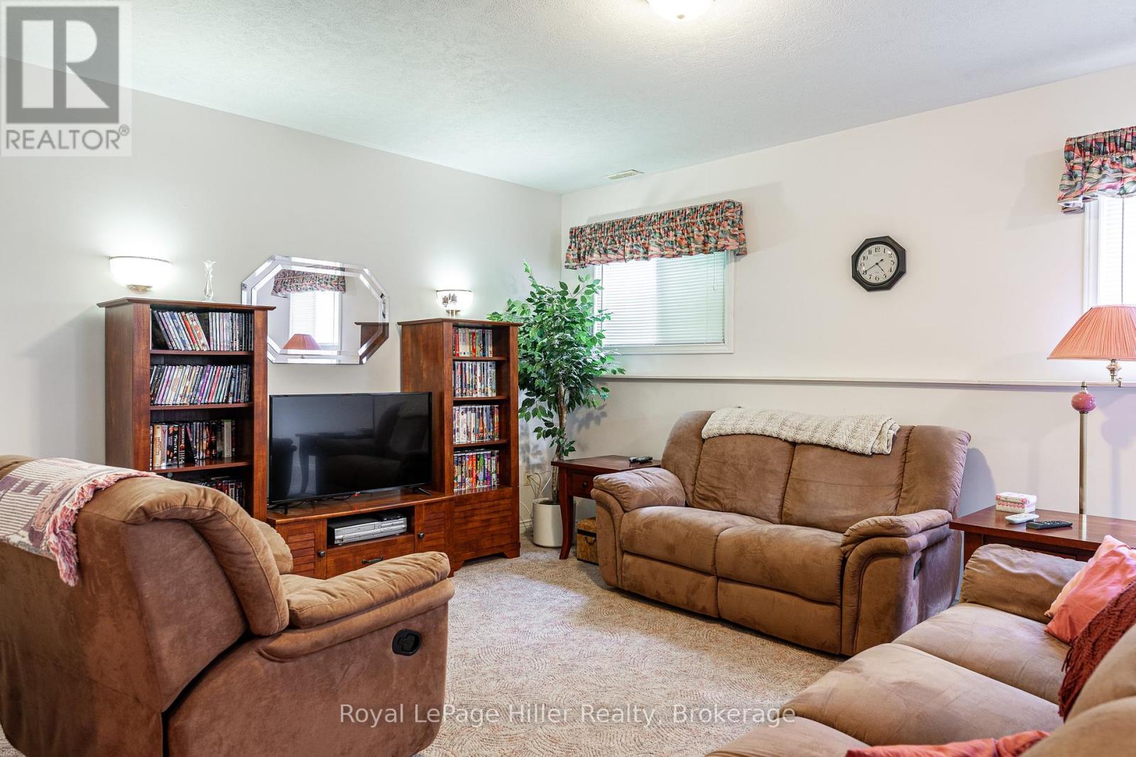 70 Pleasant Drive, Stratford, Ontario  N5A 4X3 - Photo 25 - X12179023