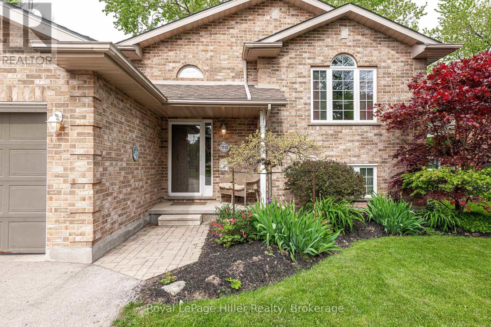 70 Pleasant Drive, Stratford, Ontario  N5A 4X3 - Photo 3 - X12179023