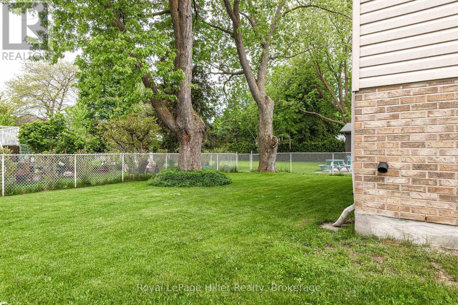 70 Pleasant Drive, Stratford, Ontario  N5A 4X3 - Photo 39 - X12179023