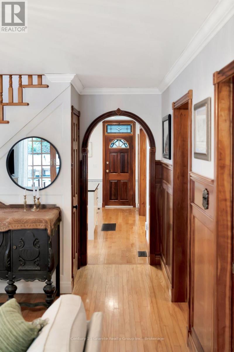 8 Bend Street, Kawartha Lakes, Ontario  K0M 2A0 - Photo 11 - X12179080
