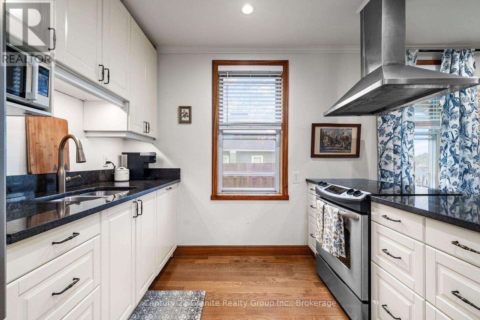 8 Bend Street, Kawartha Lakes, Ontario  K0M 2A0 - Photo 15 - X12179080