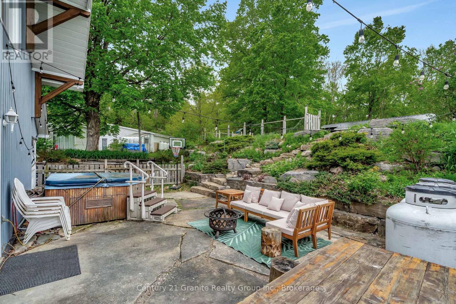 8 Bend Street, Kawartha Lakes, Ontario  K0M 2A0 - Photo 30 - X12179080