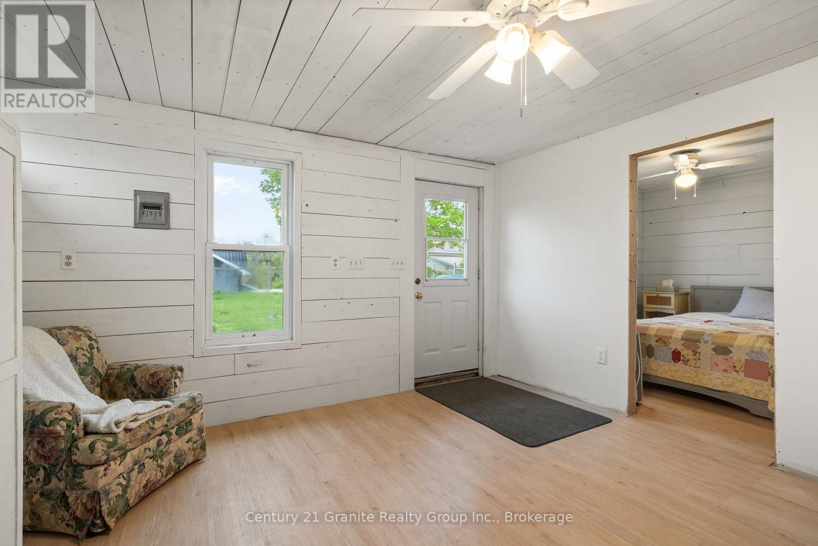 8 Bend Street, Kawartha Lakes, Ontario  K0M 2A0 - Photo 33 - X12179080