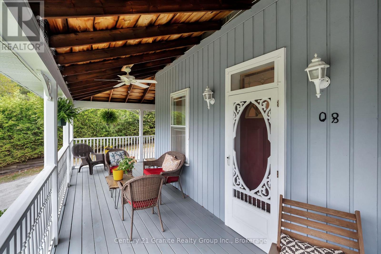 8 Bend Street, Kawartha Lakes, Ontario  K0M 2A0 - Photo 6 - X12179080