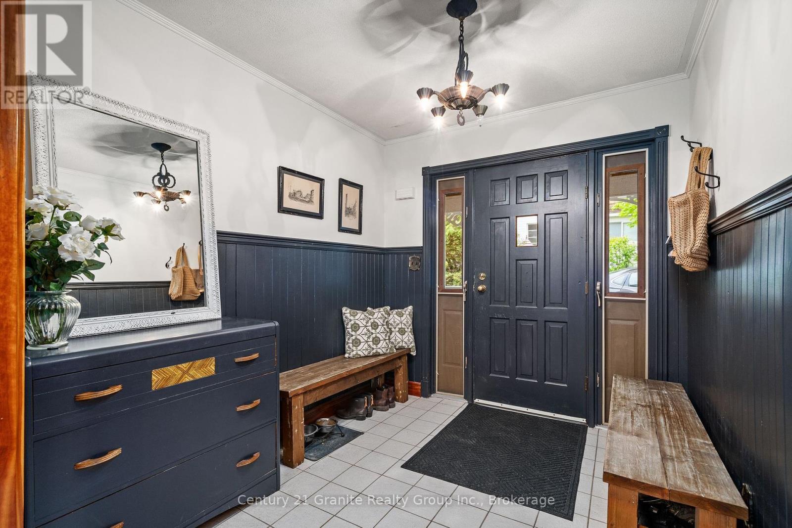 8 Bend Street, Kawartha Lakes, Ontario  K0M 2A0 - Photo 8 - X12179080