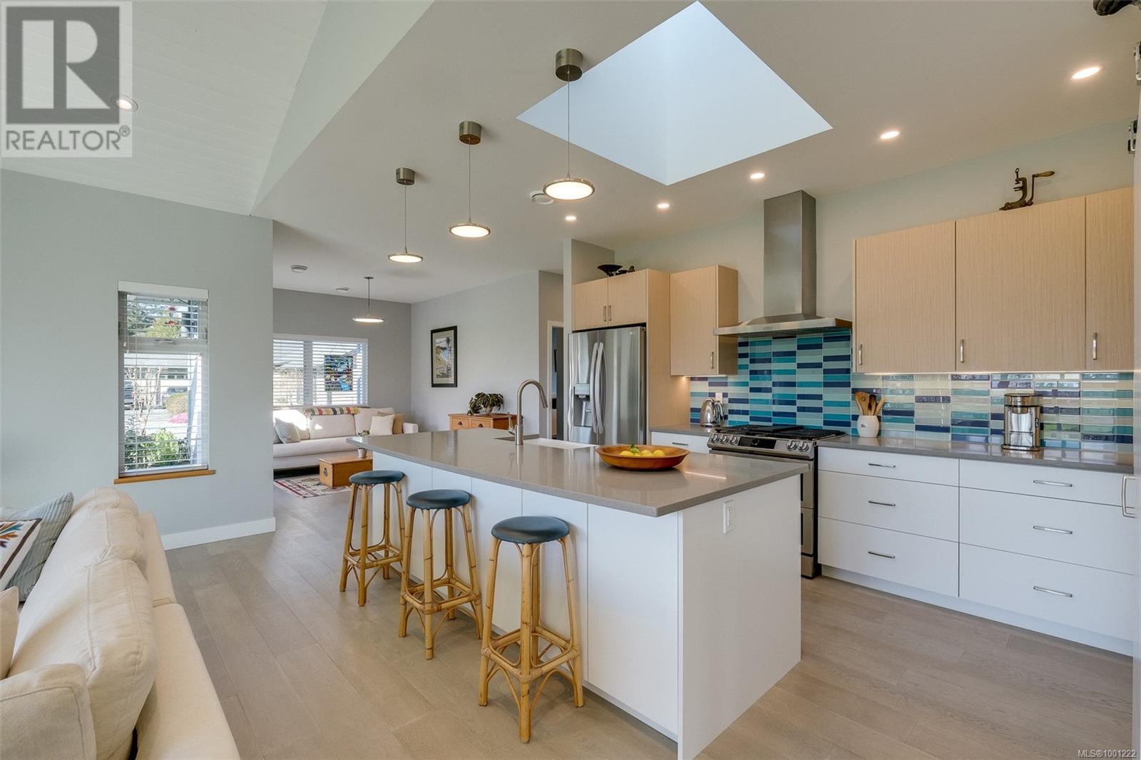 822 Wain Rd, North Saanich, British Columbia  V8L 5N8 - Photo 16 - 1001222