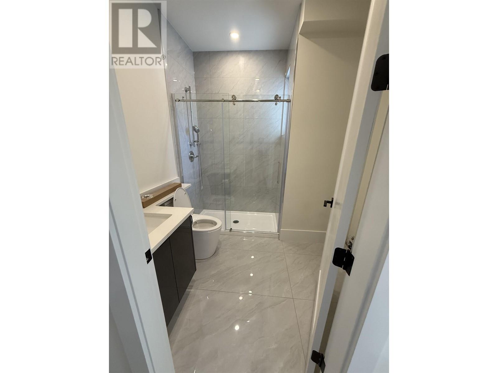 Listing Picture 9 of 28 : 2 4212 MACDONALD AVENUE, Burnaby / 本拿比 - 魯藝地產 Yvonne Lu Group - MLS Medallion Club Member