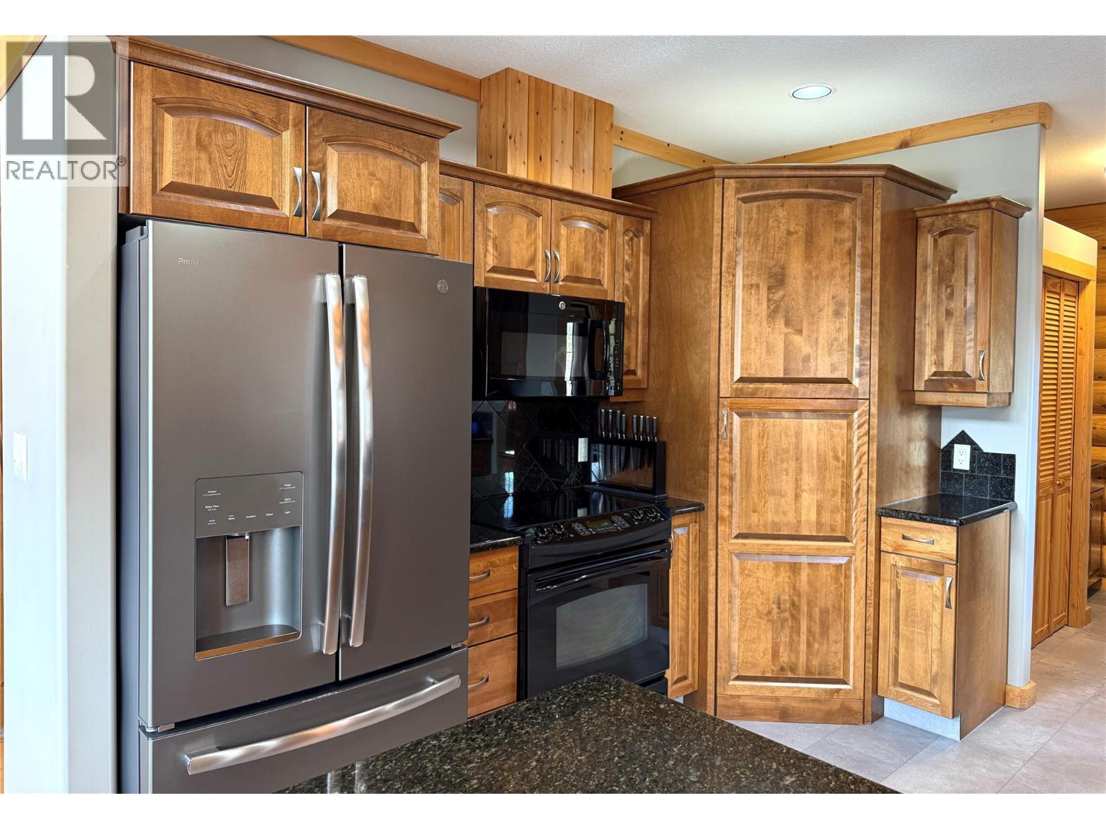 940 313th Drive, Kimberley, British Columbia V1A 3J8 - Photo 12 - 10337745