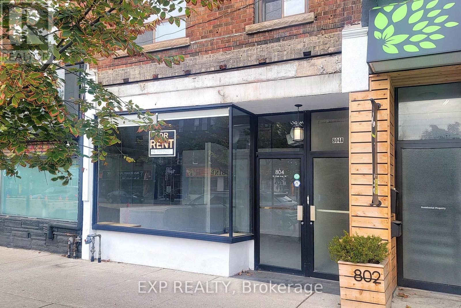 Main - 804 St Clair Avenue W, Toronto, Ontario  M6C 1B6 - Photo 7 - C12178956