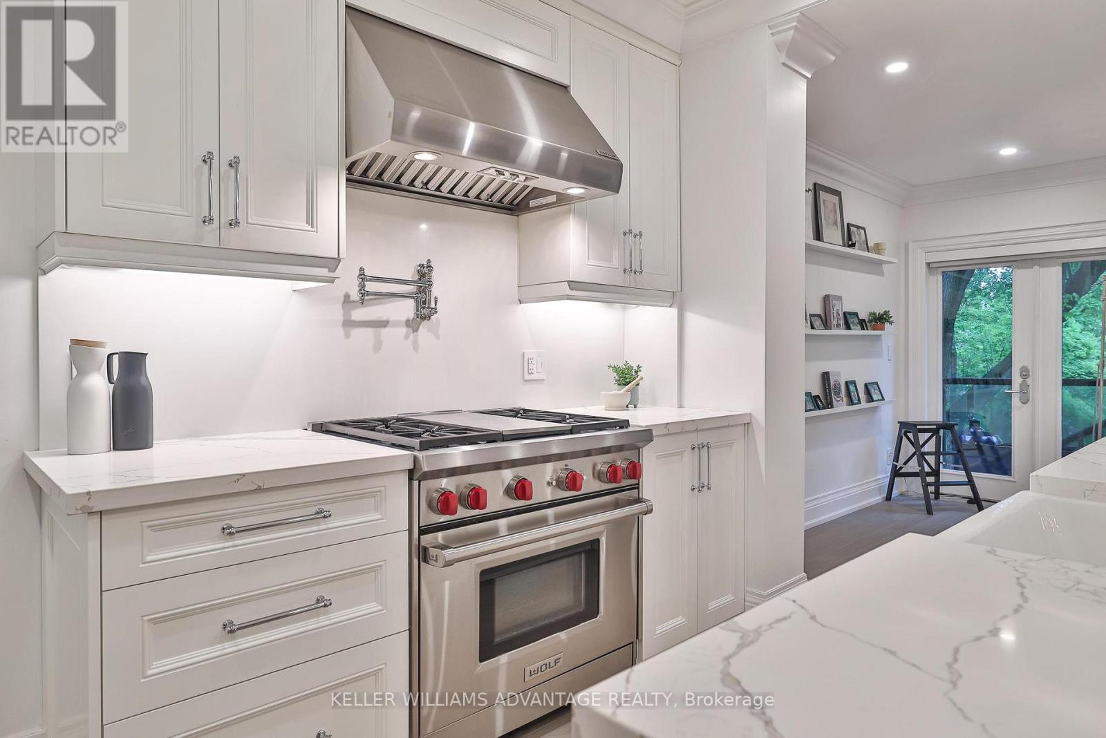 37 Farnham Avenue, Toronto, Ontario  M4V 1H6 - Photo 8 - C12179001