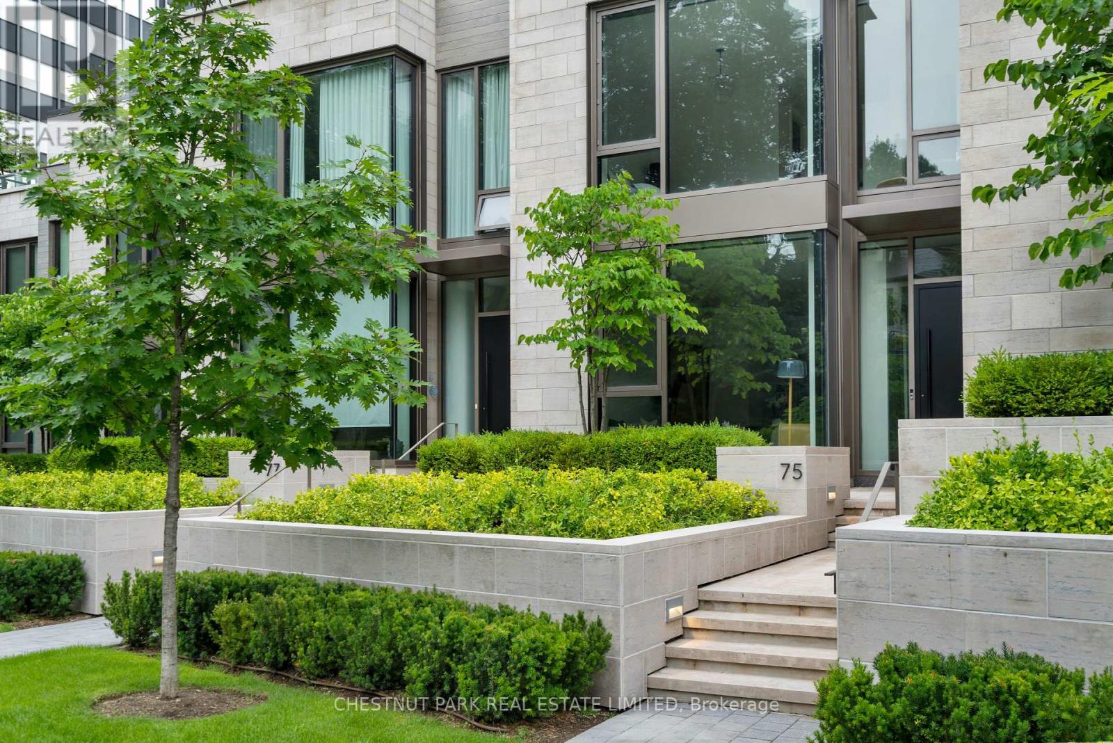 75 FOXBAR ROAD, Toronto, Ontario