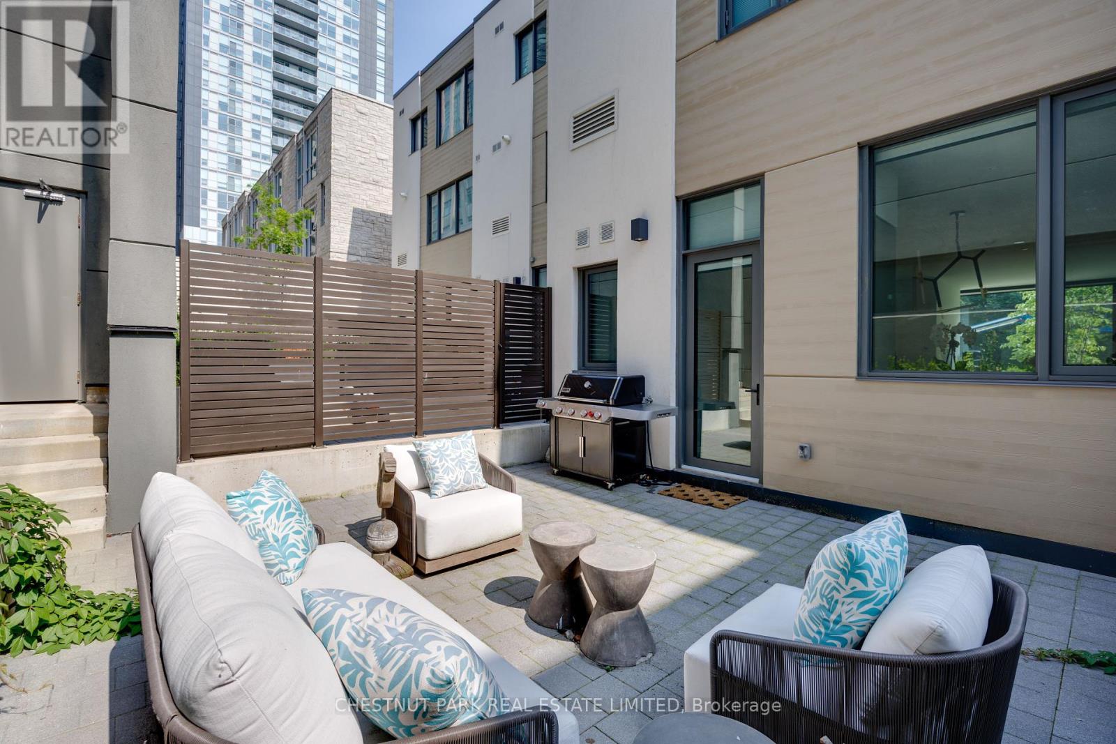 75 Foxbar Road, Toronto, Ontario  M4V 2G5 - Photo 17 - C12179014