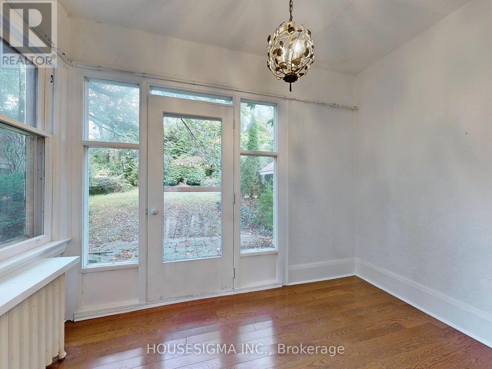 11 Oswald Crescent, Toronto, Ontario  M4S 2H5 - Photo 15 - C12179020