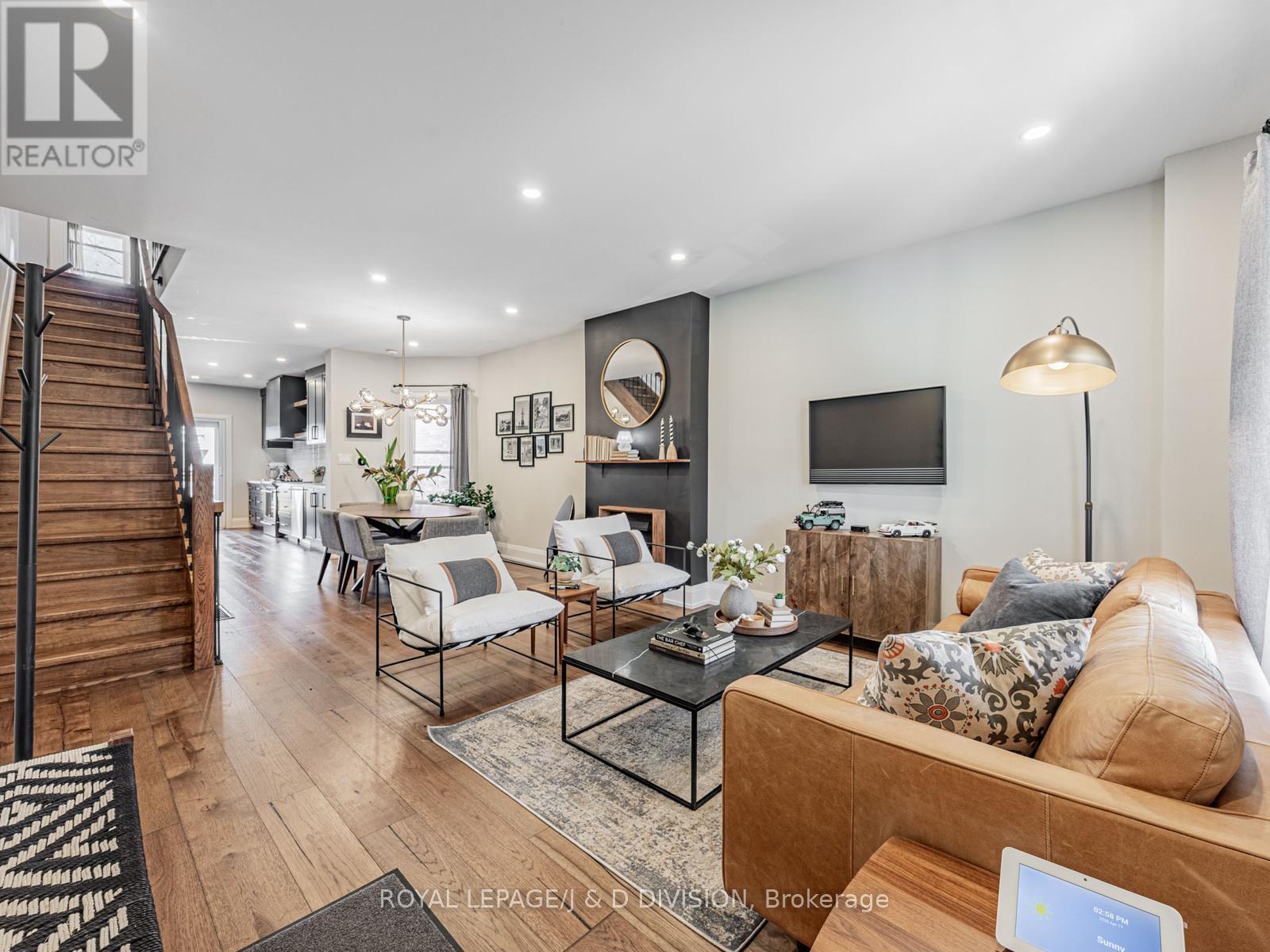 291 Highfield Road, Toronto, Ontario  M4L 2V4 - Photo 9 - E12178917