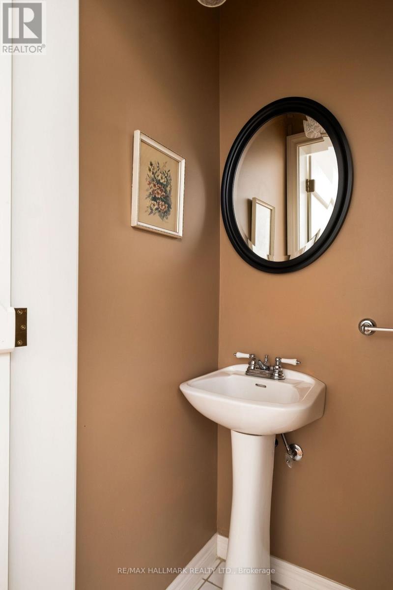 167 Coleman Avenue, Toronto, Ontario  M4C 1P9 - Photo 13 - E12178976