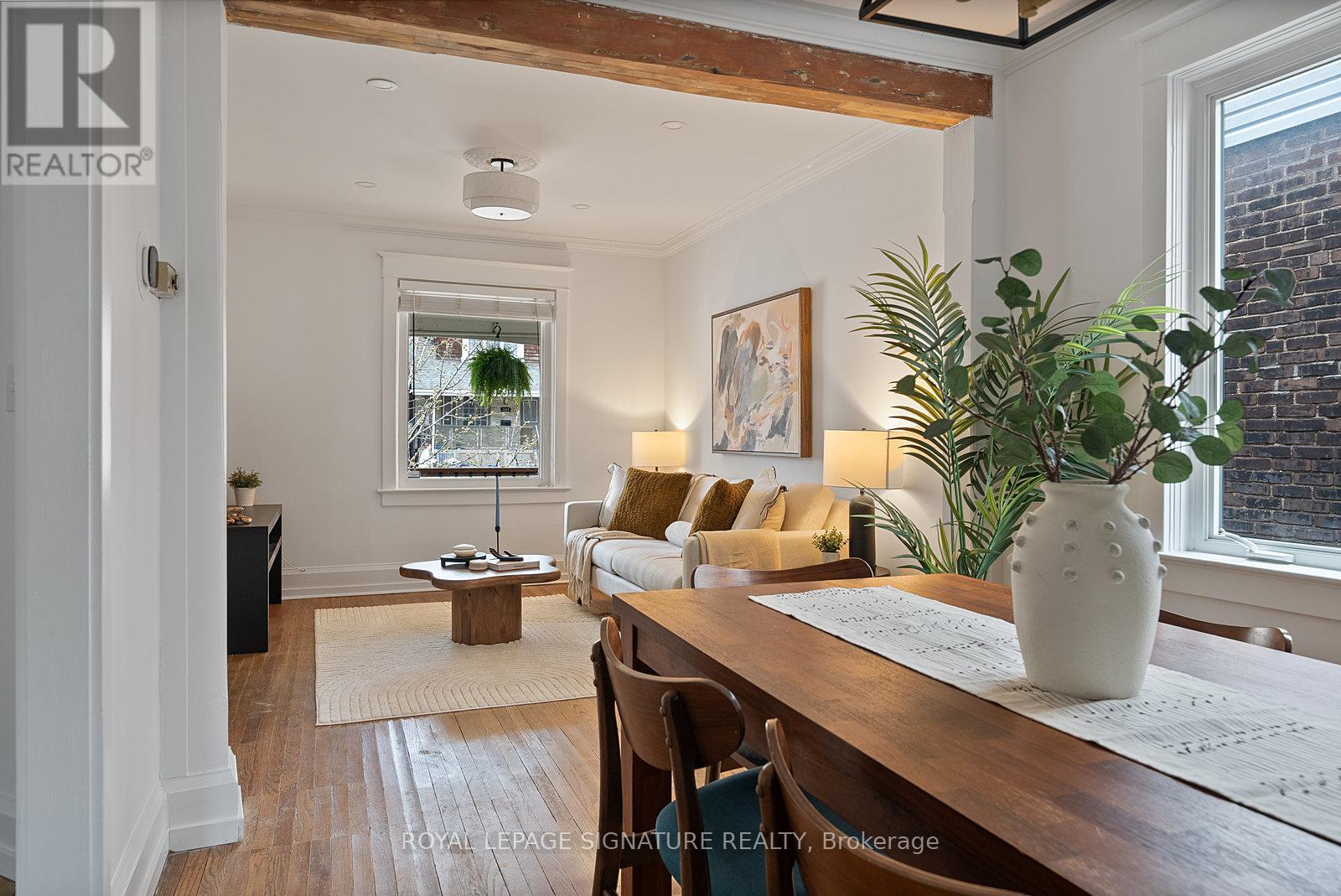 2043 GERRARD STREET E, Toronto, Ontario
