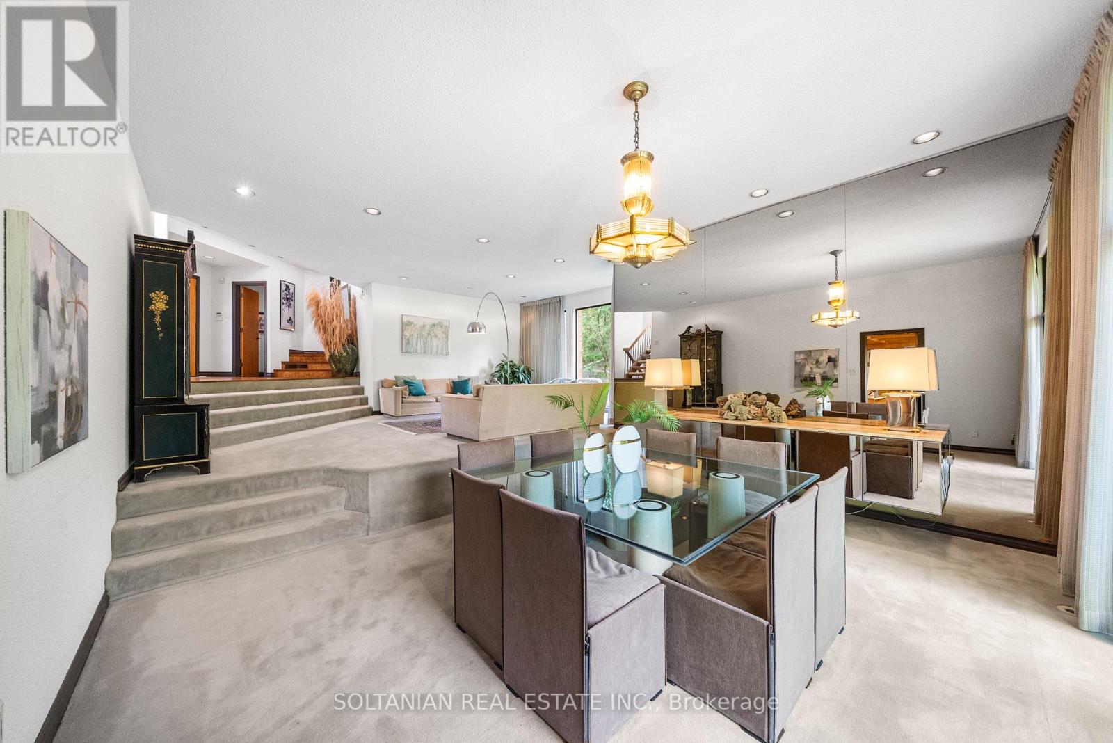 18 Old English Lane, Markham, Ontario  L3T 2T9 - Photo 4 - N12178972