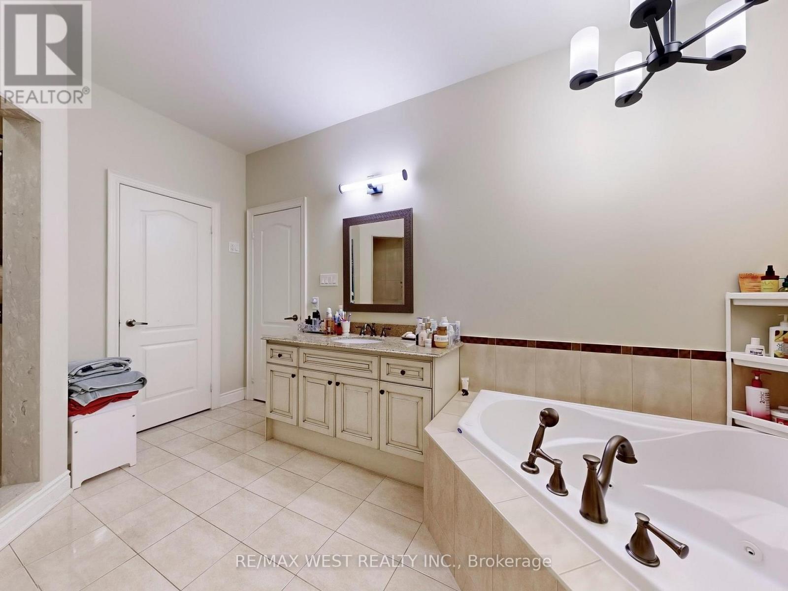 76 Petticoat Road, Vaughan, Ontario  L6A 0L8 - Photo 31 - N12179057