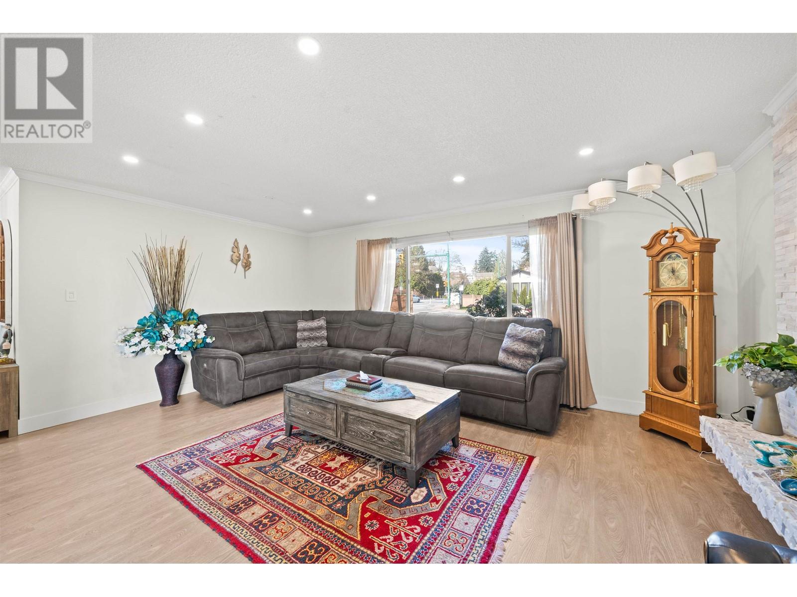 2333 Kirkstone Road, North Vancouver, British Columbia  V7J 3M1 - Photo 8 - R2984397