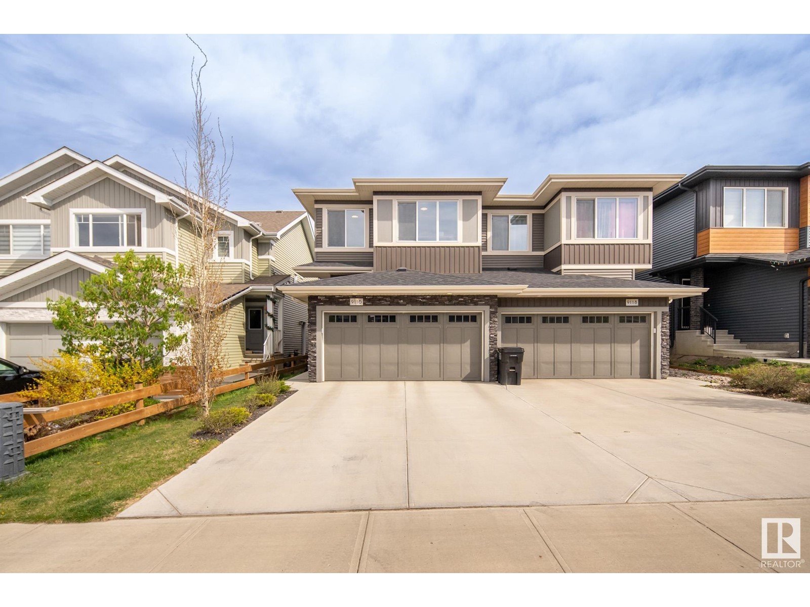 9116 PEAR DR SW, Edmonton, Alberta