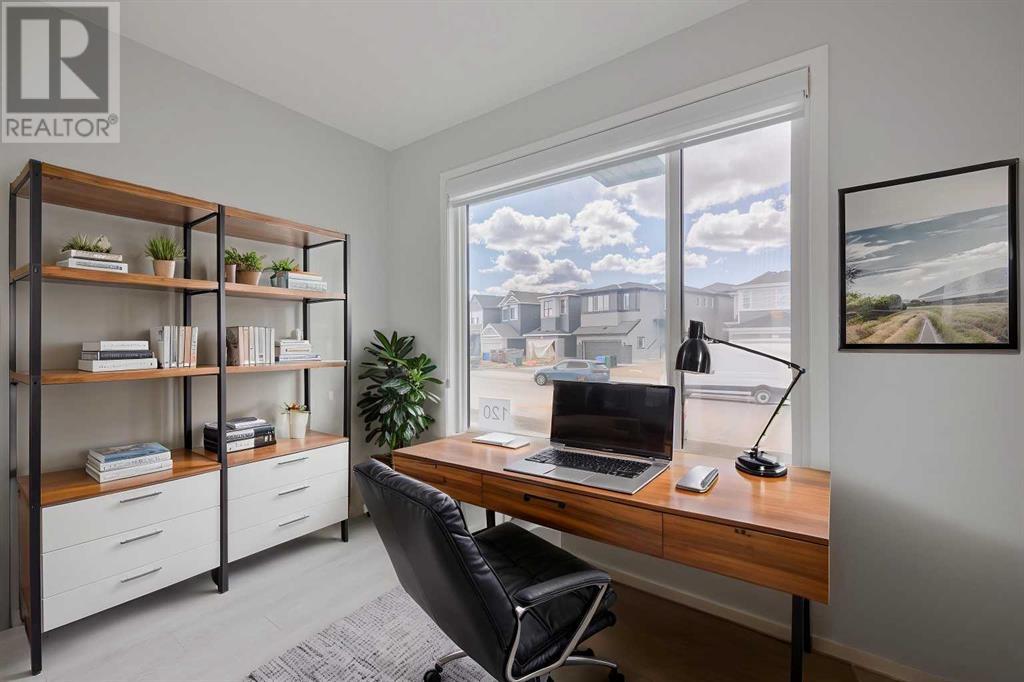 120 Edith Place Nw, Calgary, Alberta  T3R 2E2 - Photo 5 - A2209642