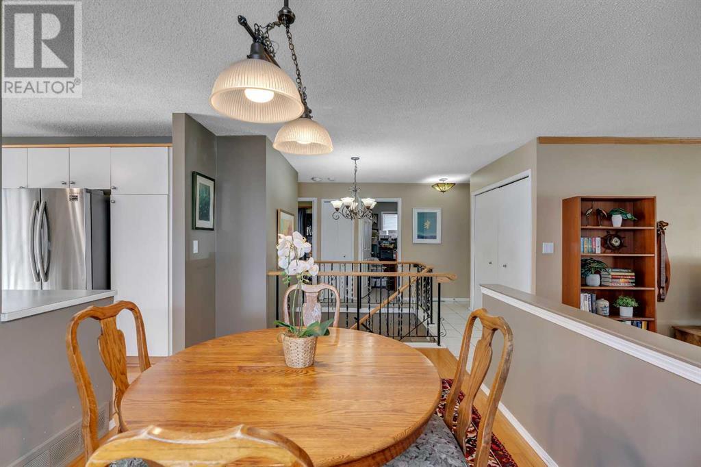 228 Woodbine Boulevard Sw, Calgary, Alberta  T2W 4K5 - Photo 7 - A2224718