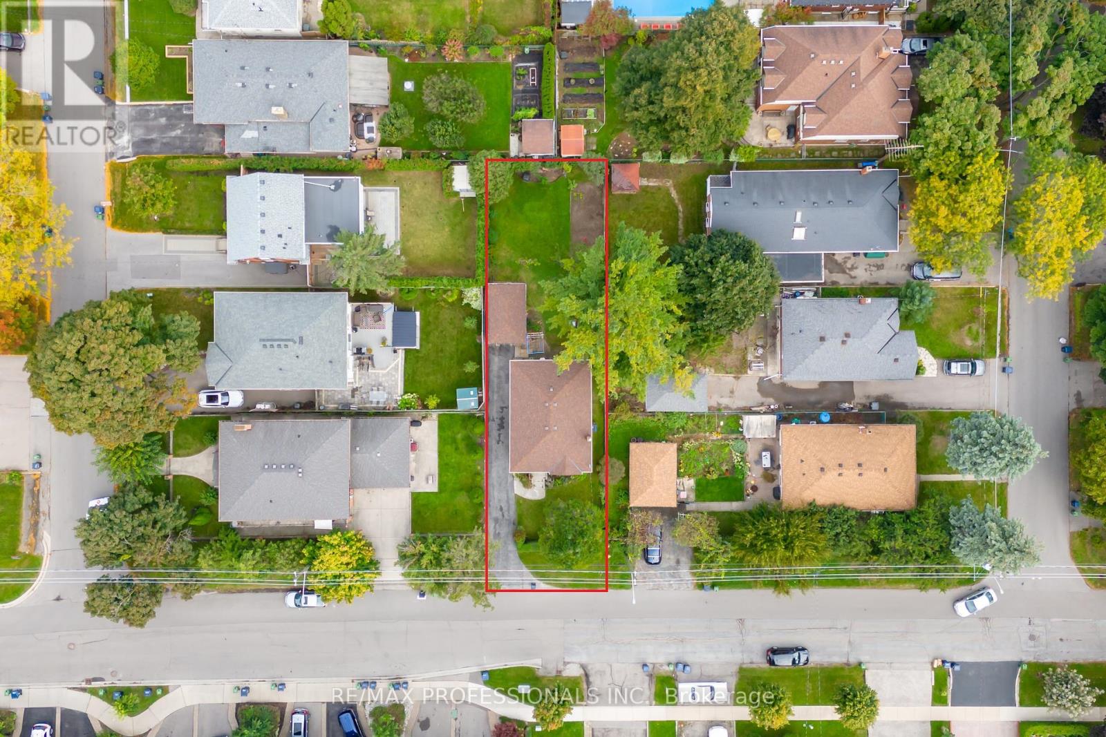 312 Dalesford Road, Toronto, Ontario  M8Y 1G7 - Photo 10 - W12178919