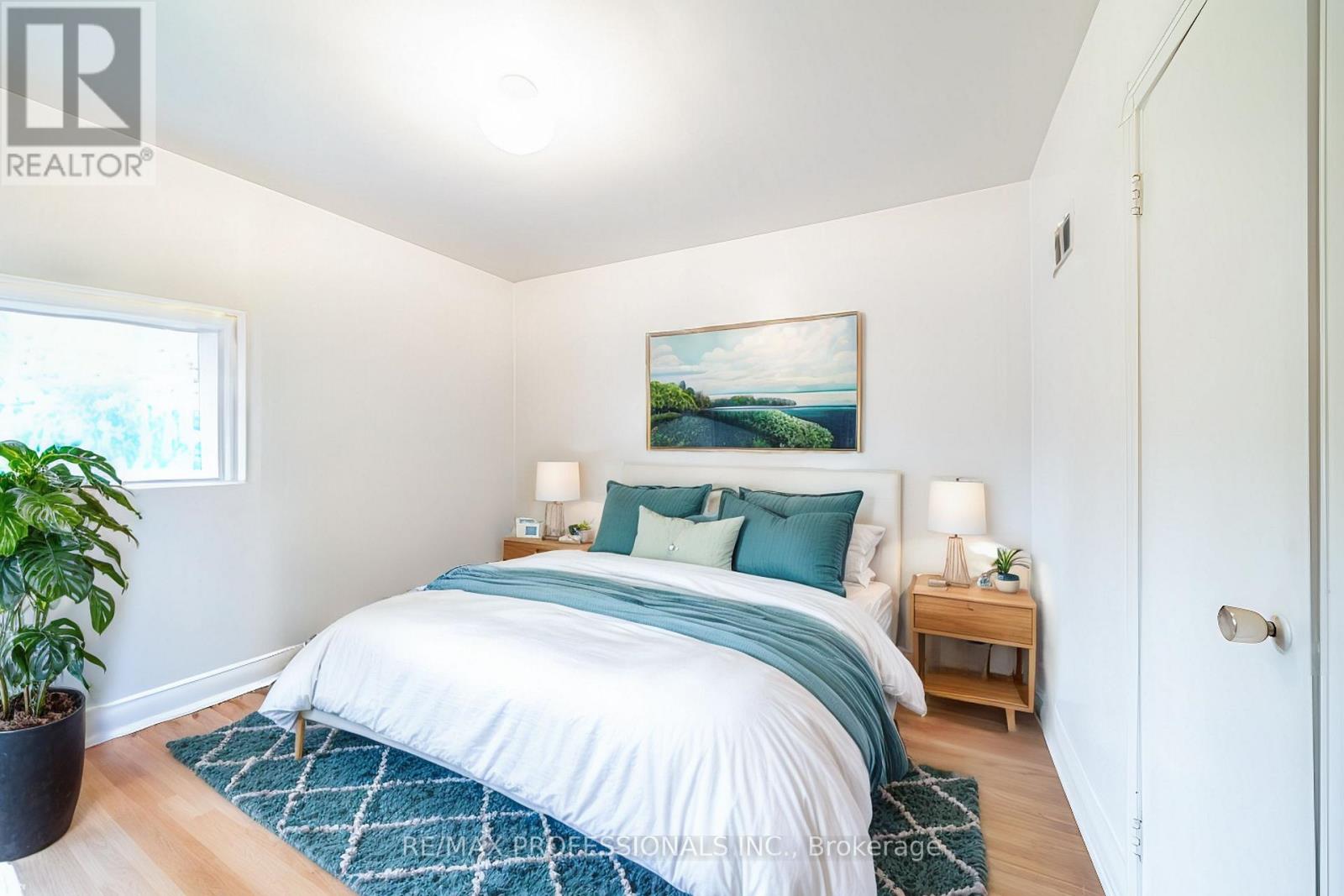 312 Dalesford Road, Toronto, Ontario  M8Y 1G7 - Photo 13 - W12178919