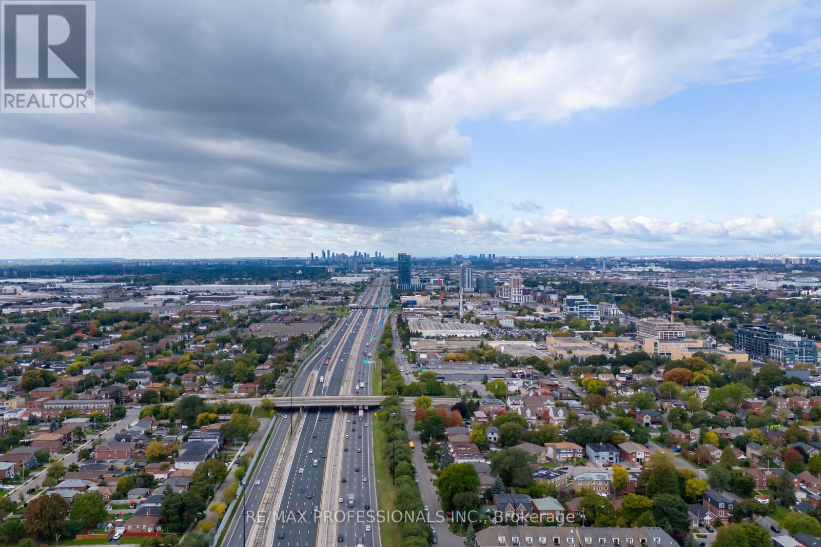 312 Dalesford Road, Toronto (Stonegate-Queensway), Ontario  M8Y 1G7 - Photo 23 - W12178919