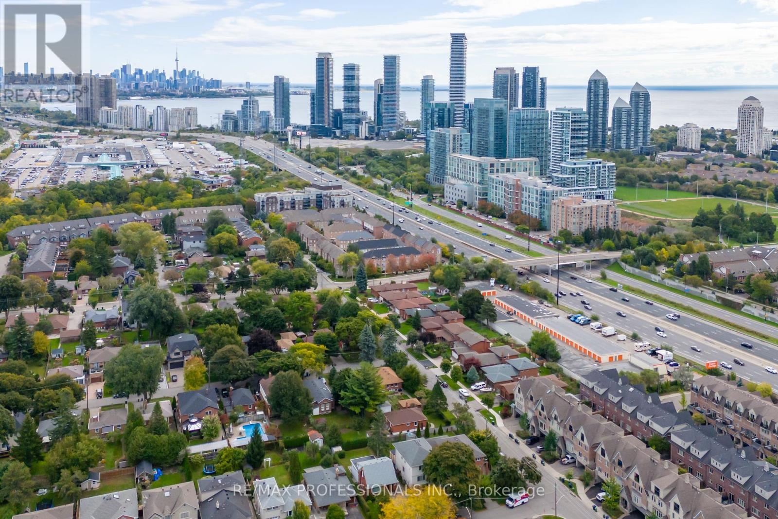 312 Dalesford Road, Toronto, Ontario  M8Y 1G7 - Photo 25 - W12178919