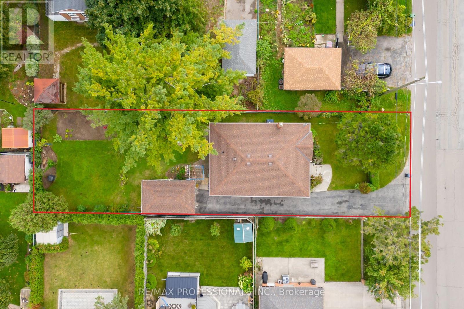 312 Dalesford Road, Toronto, Ontario  M8Y 1G7 - Photo 7 - W12178919