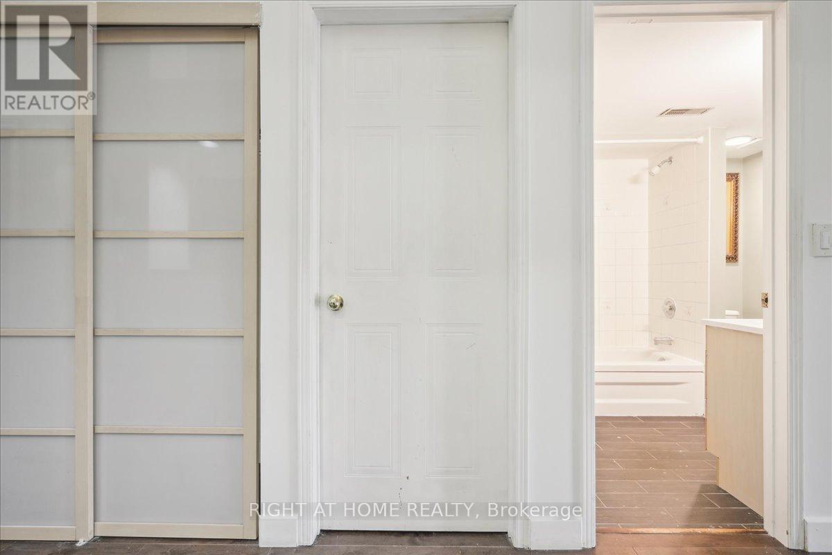 229 - 65 Bristol Road E, Mississauga, Ontario  L4Z 3P1 - Photo 10 - W12178934