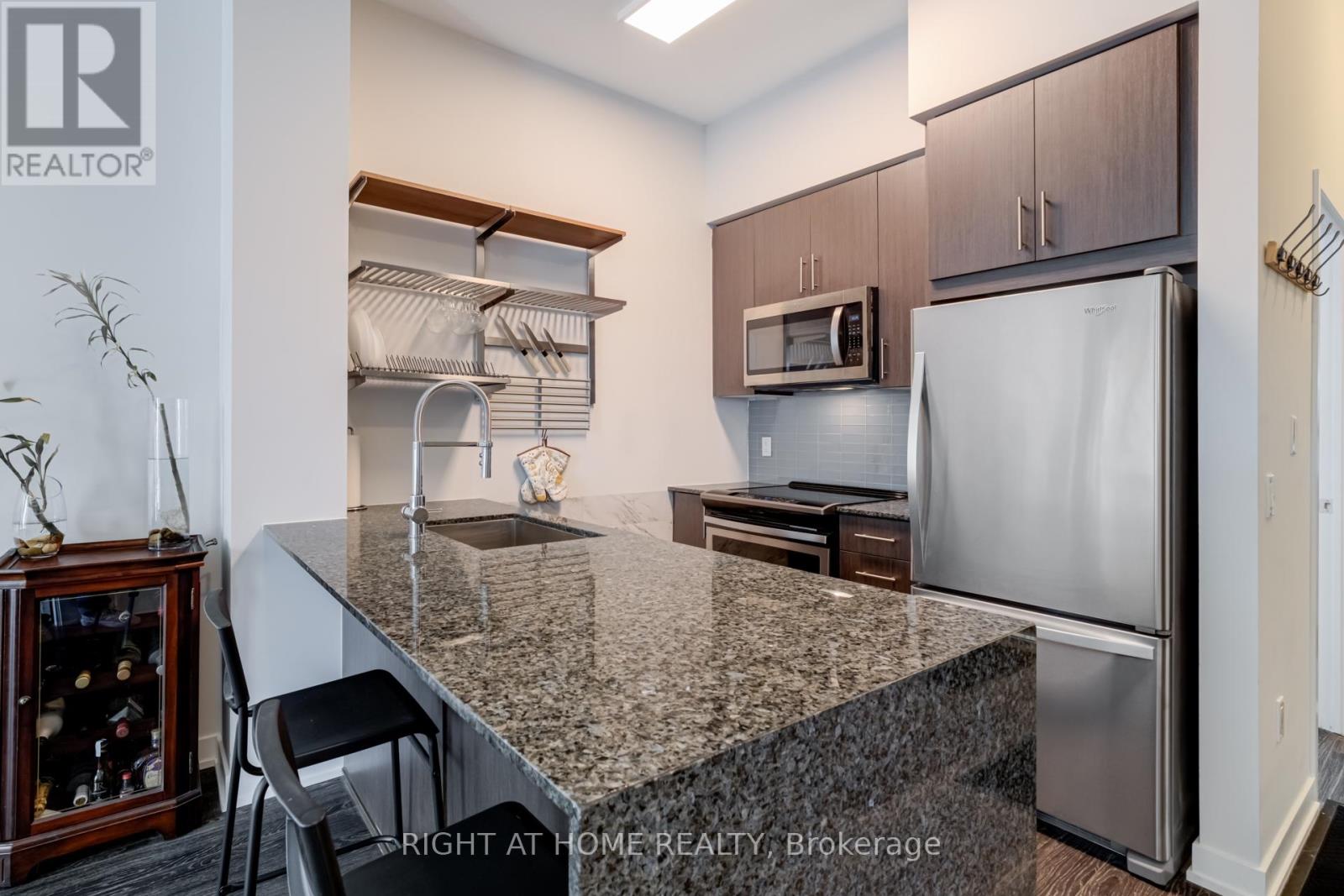 505 - 4085 Parkside Village Drive, Mississauga, Ontario  L5B 0K9 - Photo 6 - W12178943