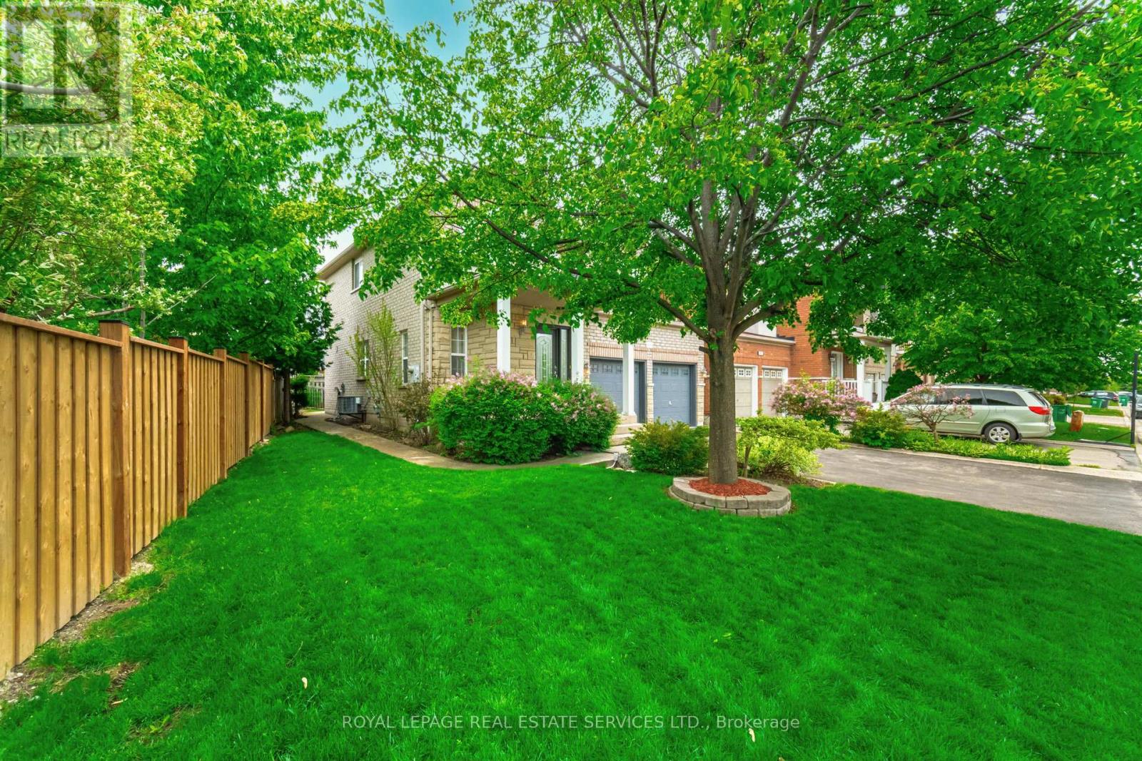 3896 Bloomington Crescent, Mississauga, Ontario  L5M 7H4 - Photo 5 - W12178950