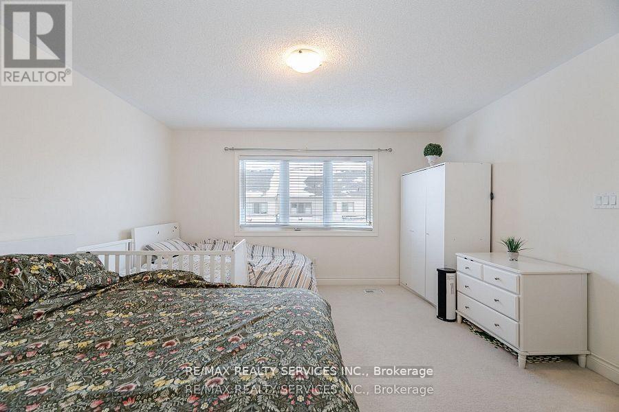 7 Lady Evelyn Crescent, Brampton, Ontario  L6Y 6C7 - Photo 20 - W12178953