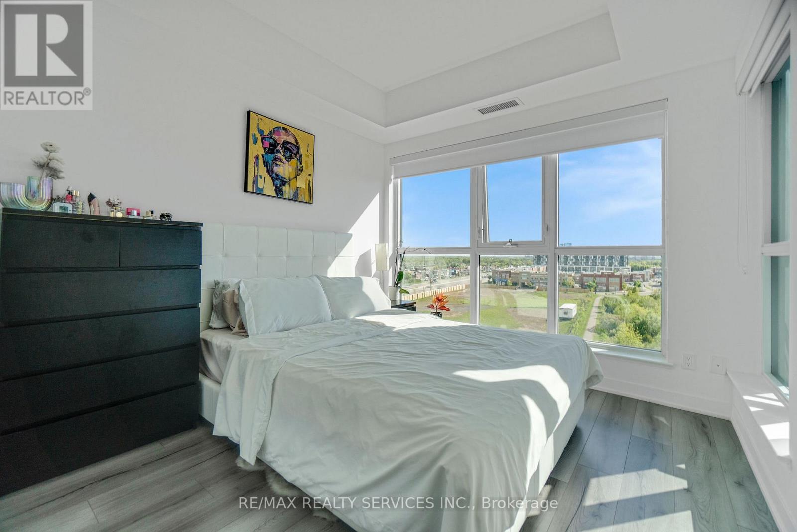 606 - 405 Dundas Street W, Oakville, Ontario  L6M 4P9 - Photo 13 - W12178955