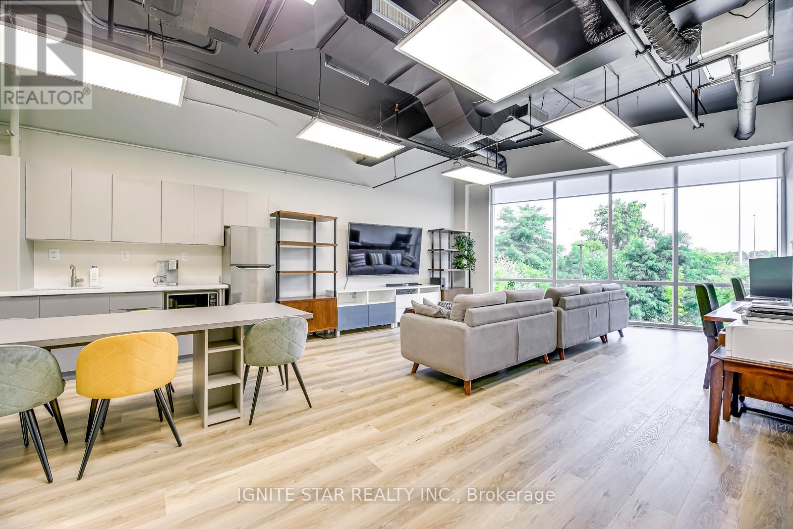 208 - 1670 North Service Road E, Oakville (Qe Queen Elizabeth), Ontario  L6H 7G3 - Photo 11 - W12178963