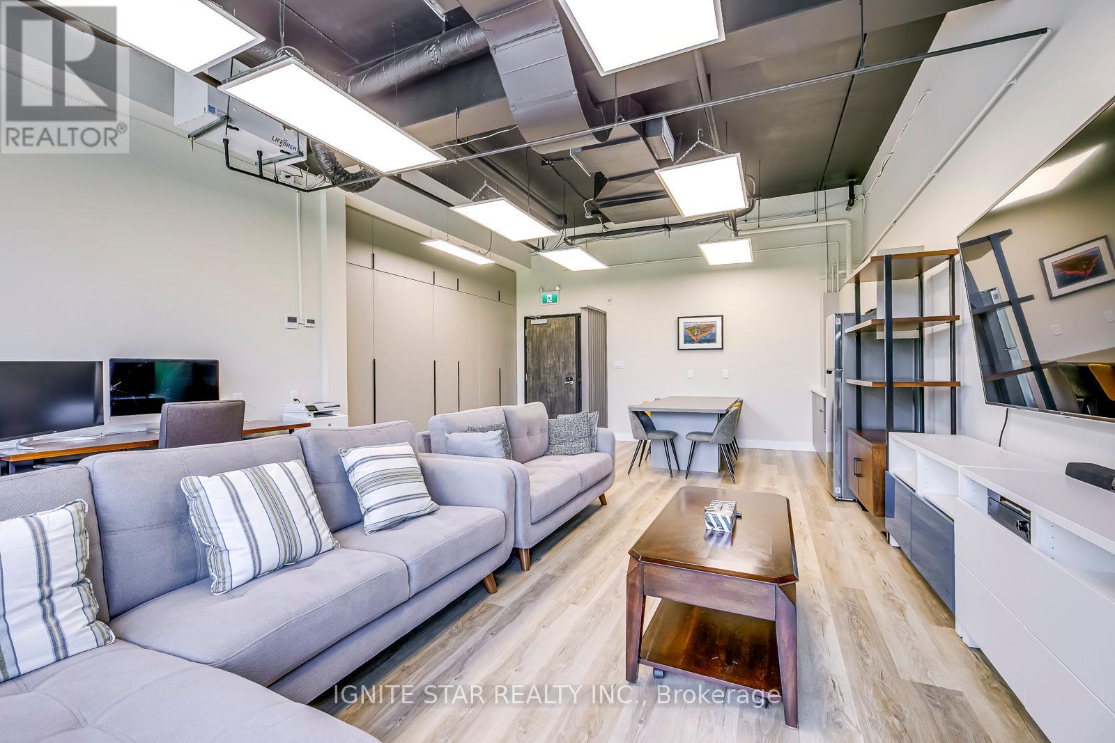 208 - 1670 North Service Road E, Oakville (Qe Queen Elizabeth), Ontario  L6H 7G3 - Photo 8 - W12178963