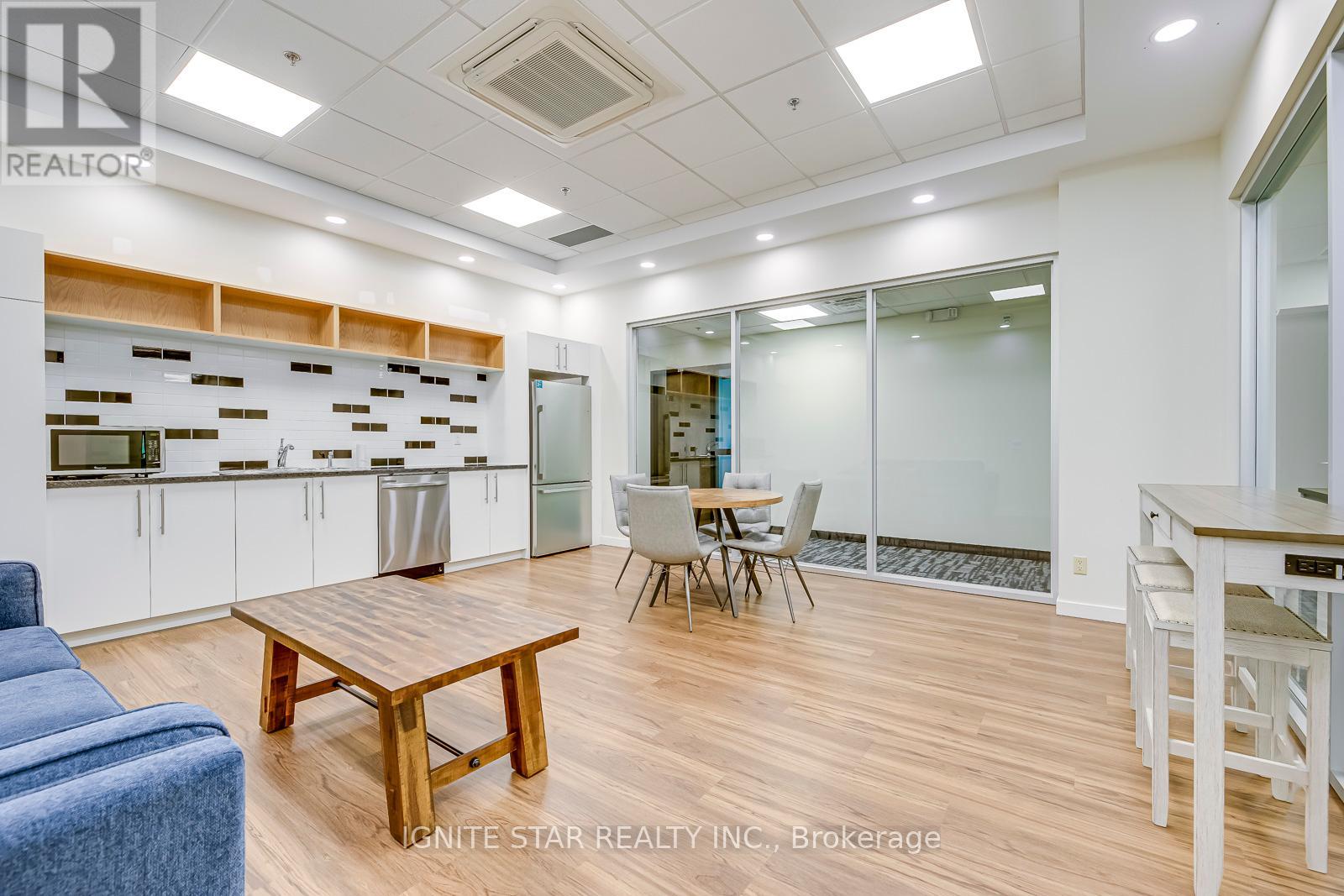208 - 1670 North Service Road E, Oakville (Qe Queen Elizabeth), Ontario  L6H 7G3 - Photo 9 - W12178963