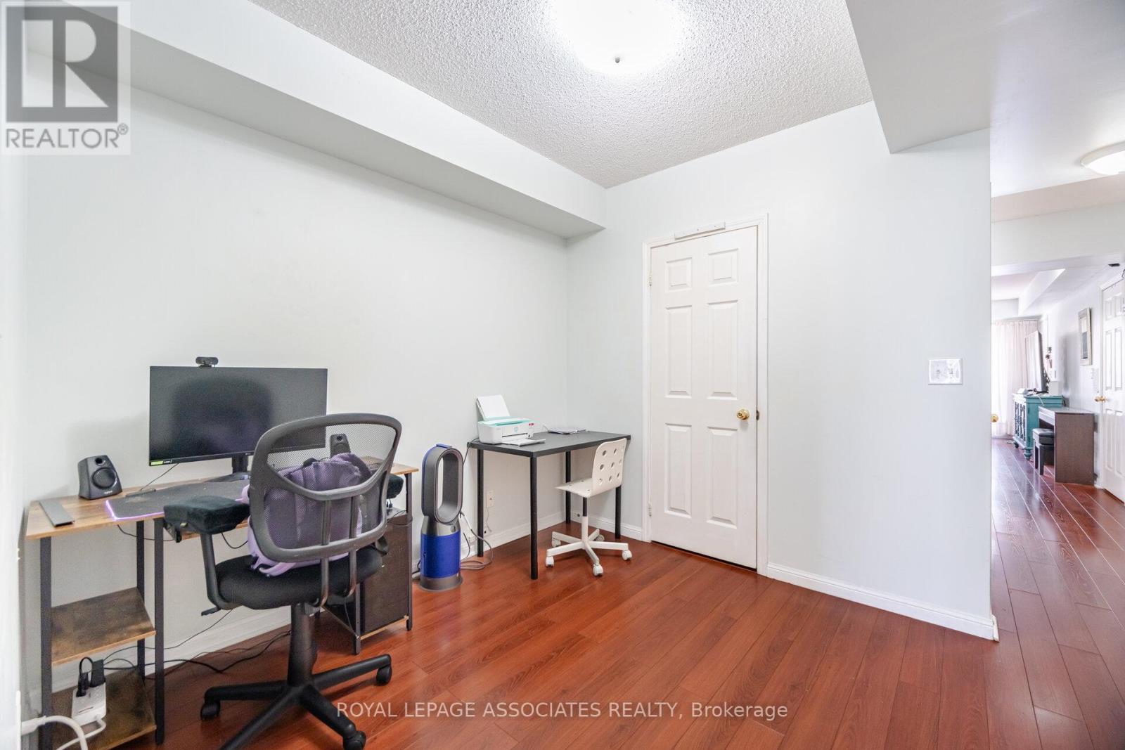 2042 - 3043 Finch Avenue W, Toronto, Ontario  M9M 0A4 - Photo 15 - W12178983
