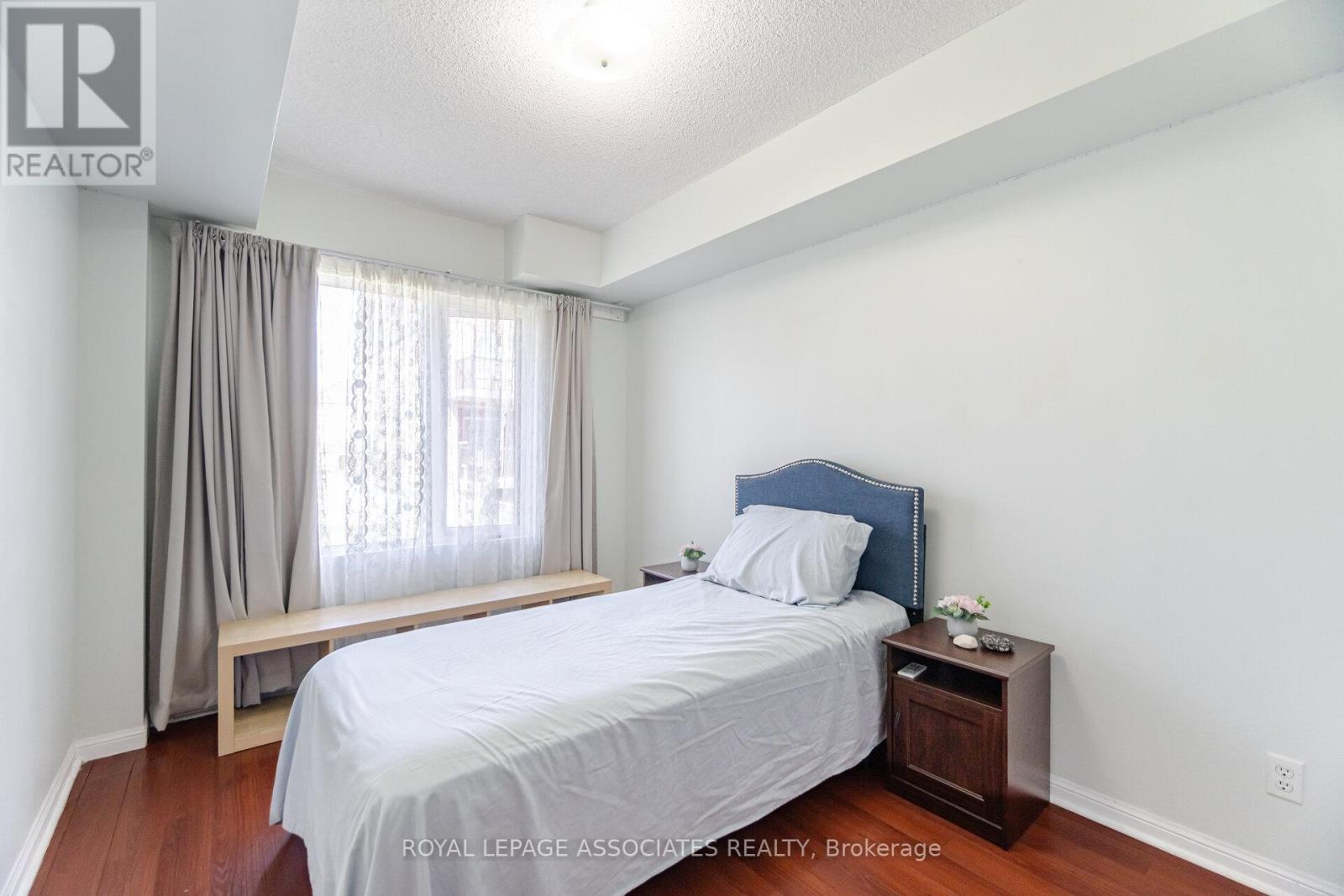 2042 - 3043 Finch Avenue W, Toronto, Ontario  M9M 0A4 - Photo 18 - W12178983