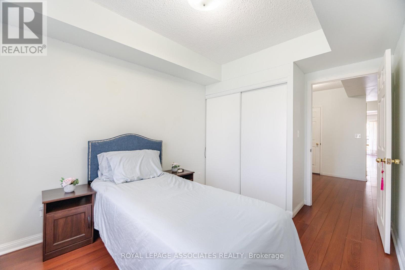 2042 - 3043 Finch Avenue W, Toronto, Ontario  M9M 0A4 - Photo 19 - W12178983