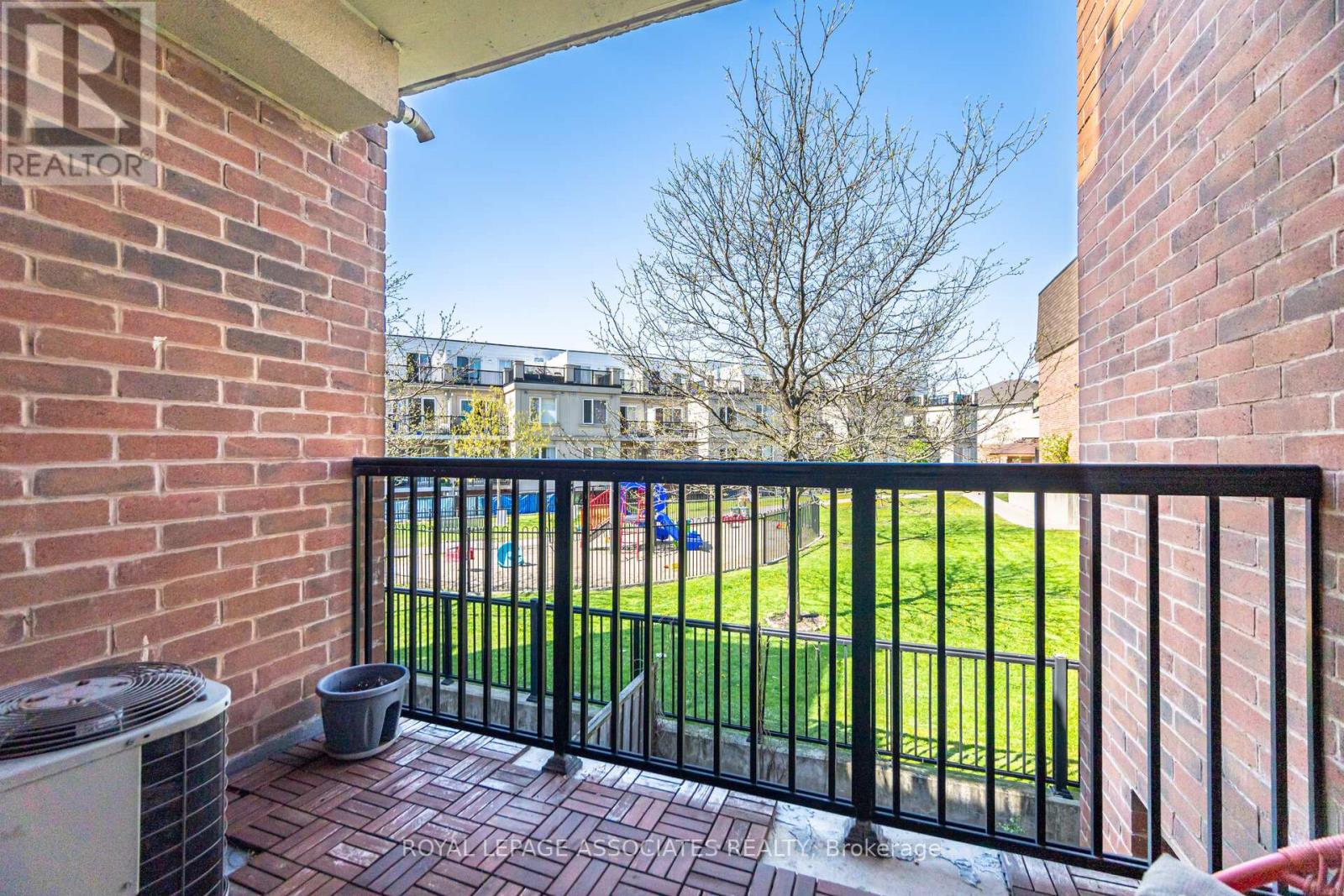 2042 - 3043 Finch Avenue W, Toronto, Ontario  M9M 0A4 - Photo 21 - W12178983