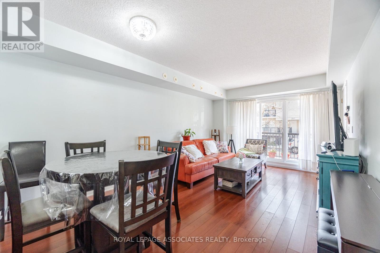 2042 - 3043 Finch Avenue W, Toronto, Ontario  M9M 0A4 - Photo 7 - W12178983