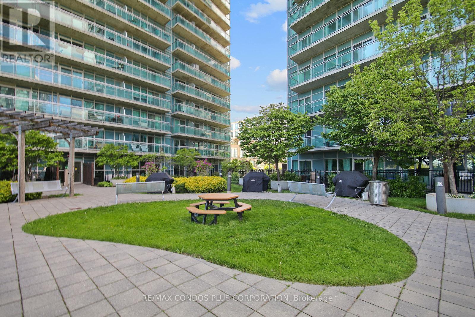 912 - 155 Legion Road N, Toronto, Ontario  M8Y 0A7 - Photo 16 - W12179007