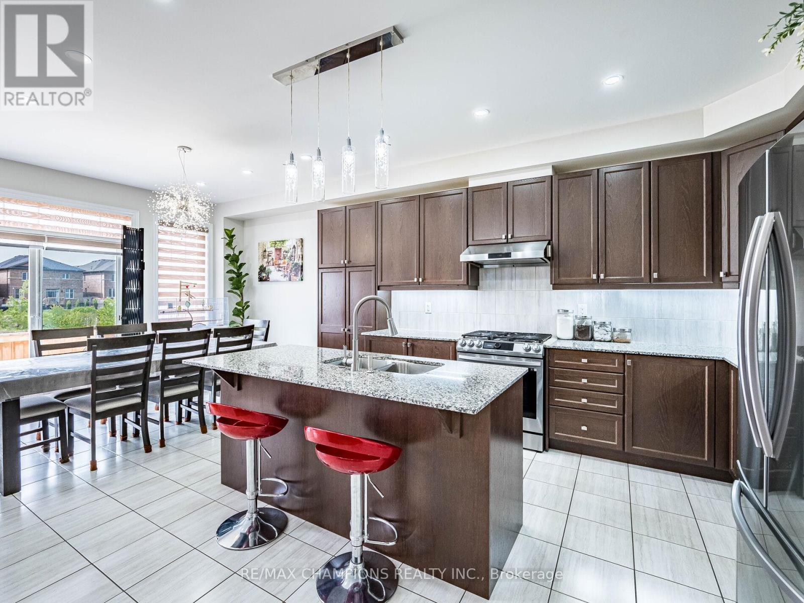 12 Fruitvale Circle, Brampton (Northwest Brampton), Ontario  L7A 5B8 - Photo 14 - W12179032