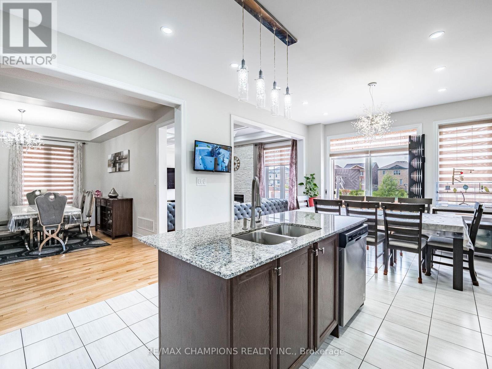 12 Fruitvale Circle, Brampton (Northwest Brampton), Ontario  L7A 5B8 - Photo 18 - W12179032