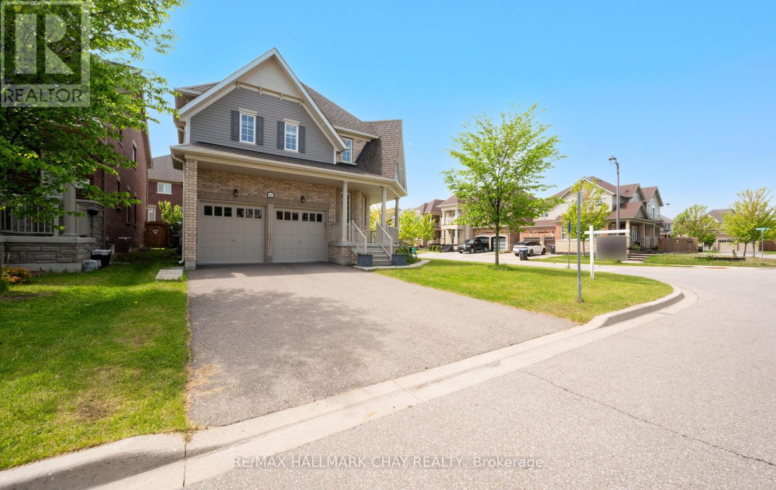 40 Hamilton Court, Caledon, Ontario  L7C 4B5 - Photo 4 - W12179049