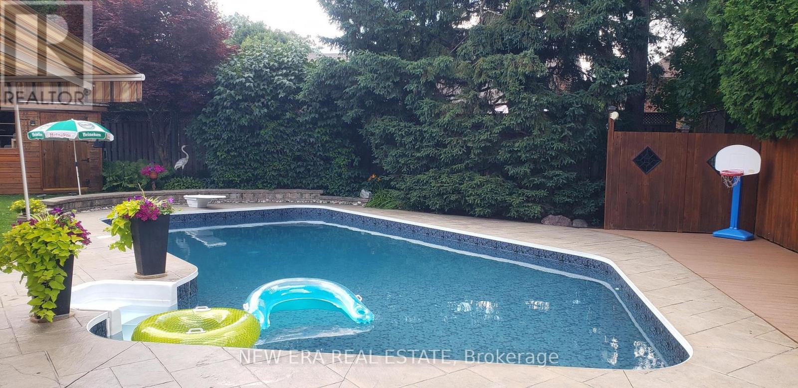6 Cairnmore Court, Brampton, Ontario  L6Z 1T6 - Photo 37 - W12179053